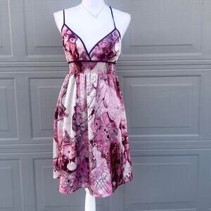 BCBG Maxazria Vintage Size Medium Beautiful Waist Snatching Flowy Dress